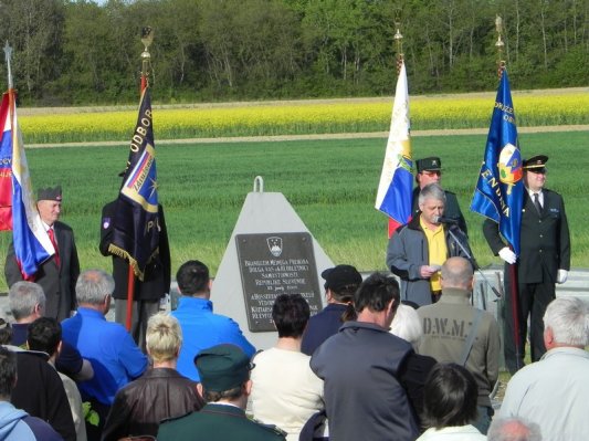 Vojni veterani na tradicionalnem pohodu